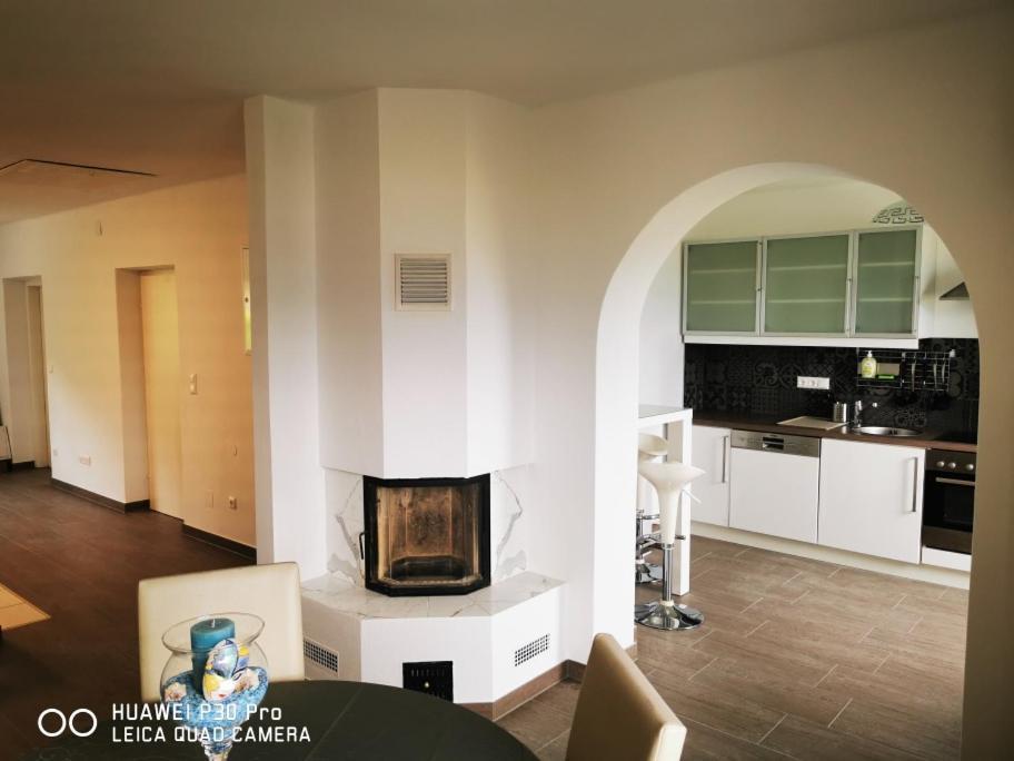 Panoramablick Exklusiv Lägenhet Villach Exteriör bild
